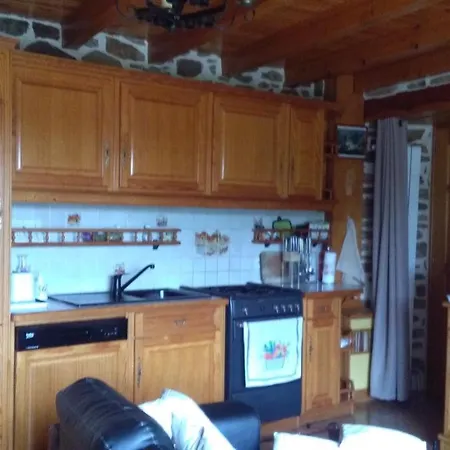 Au Bon Accueil Anciennement Le Jardin Fleuri Bonnac (Cantal)